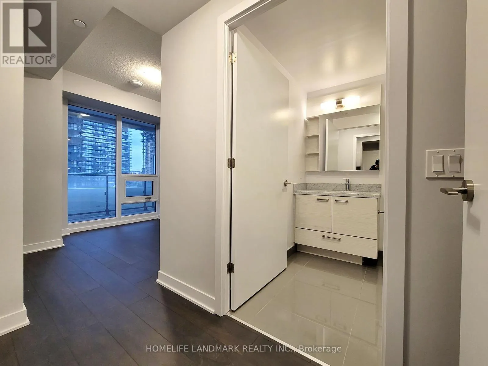 1510 - 2221 YONGE STREET