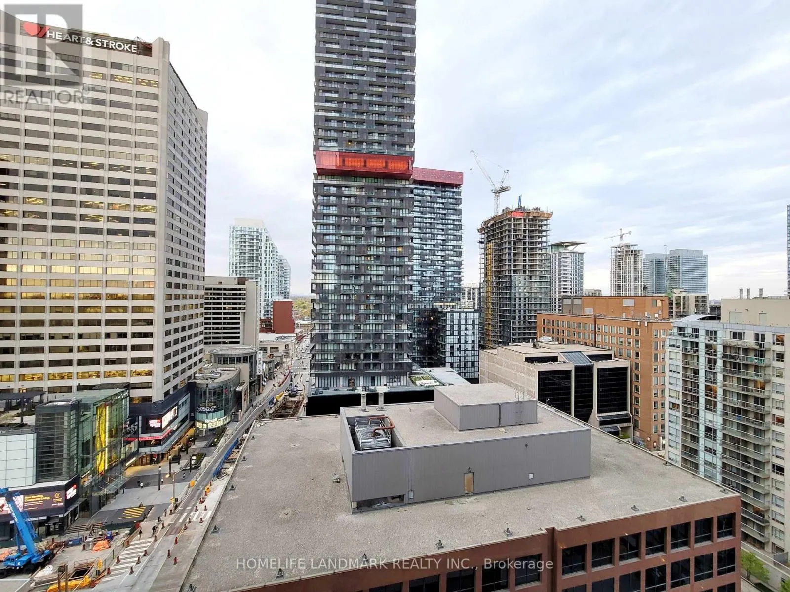 1510 - 2221 YONGE STREET