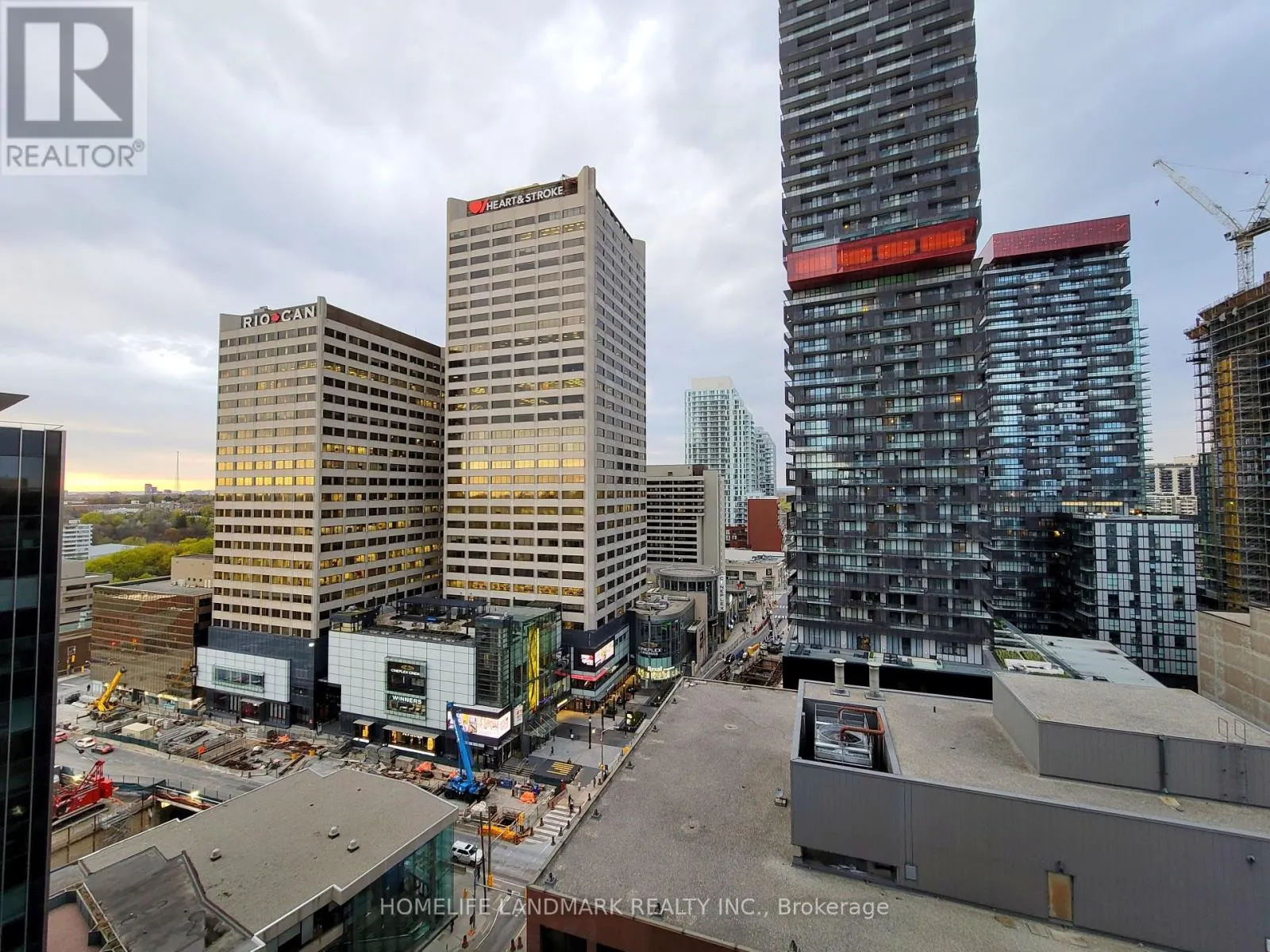 1510 - 2221 YONGE STREET