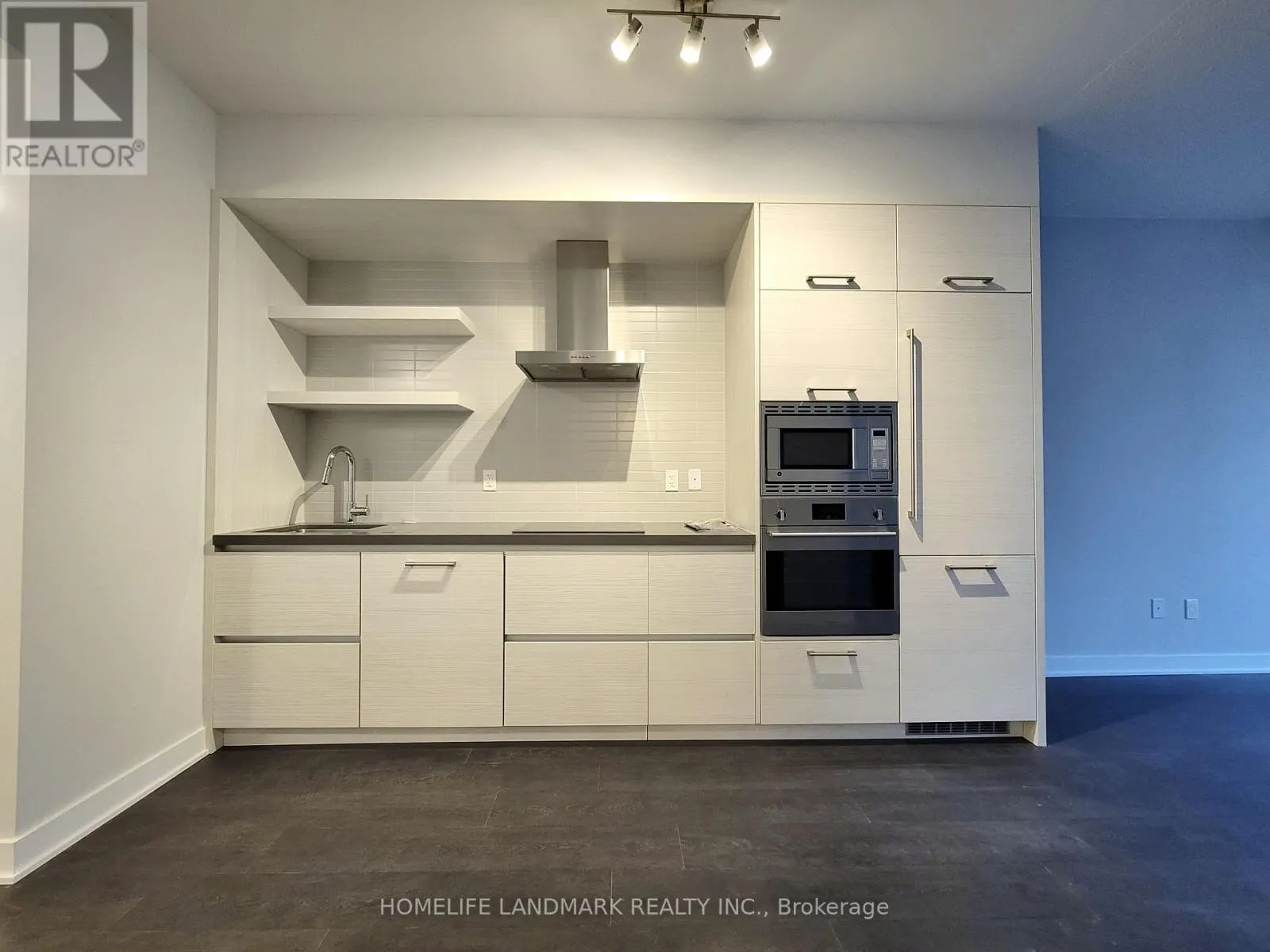 1510 - 2221 YONGE STREET
