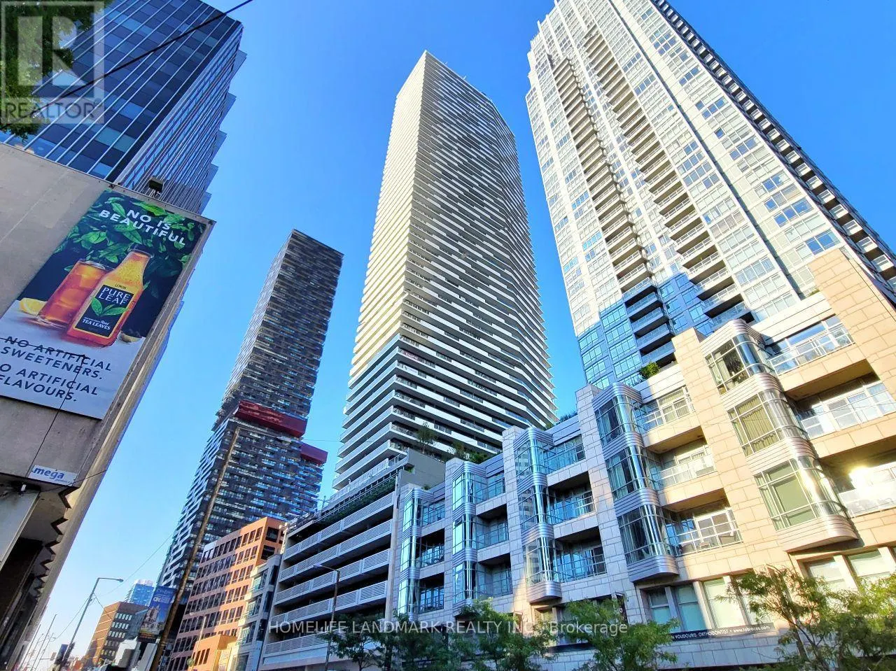 1510 - 2221 YONGE STREET