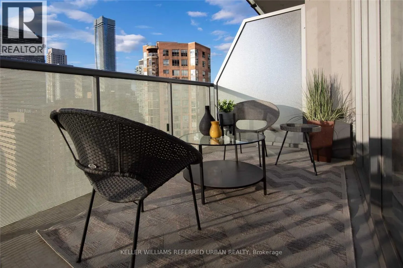 2508 - 57 ST JOSEPH STREET