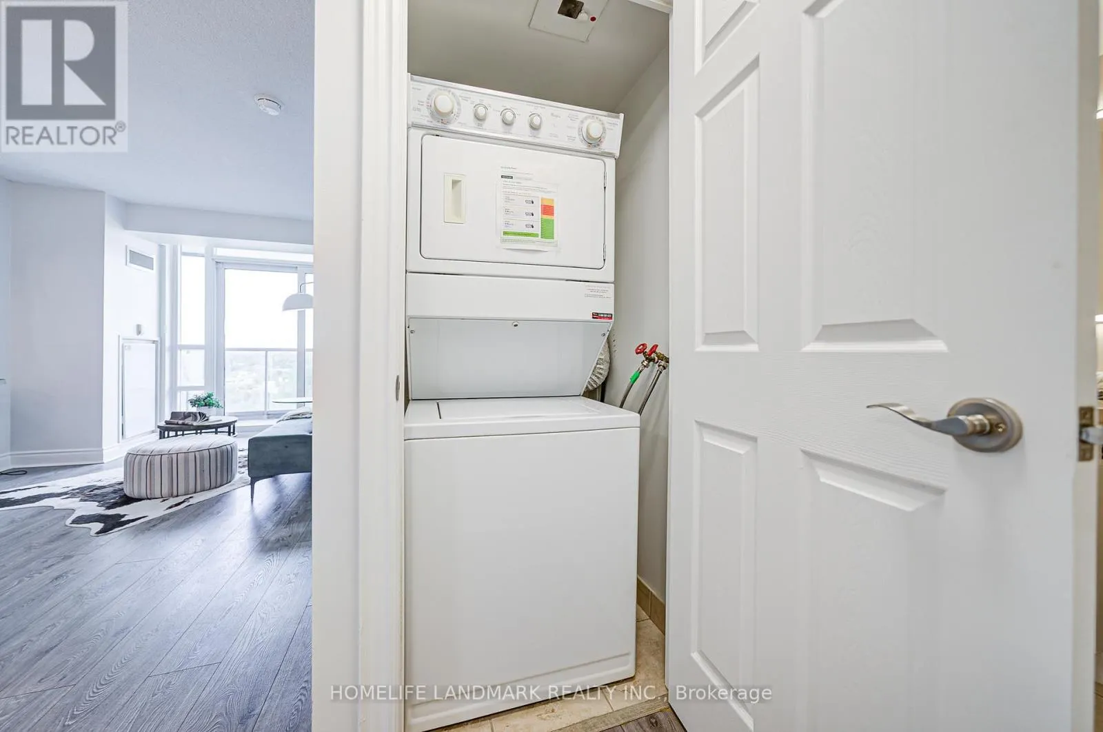 1011 - 15 GREENVIEW AVENUE
