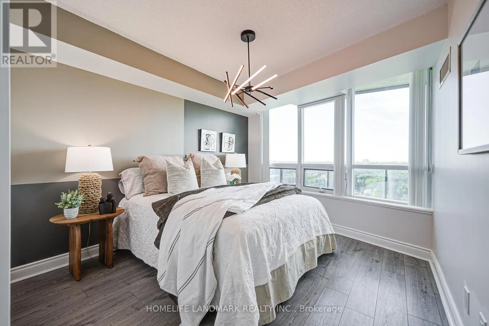 1011 - 15 GREENVIEW AVENUE