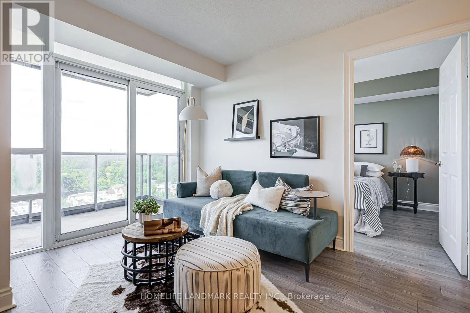 1011 - 15 GREENVIEW AVENUE