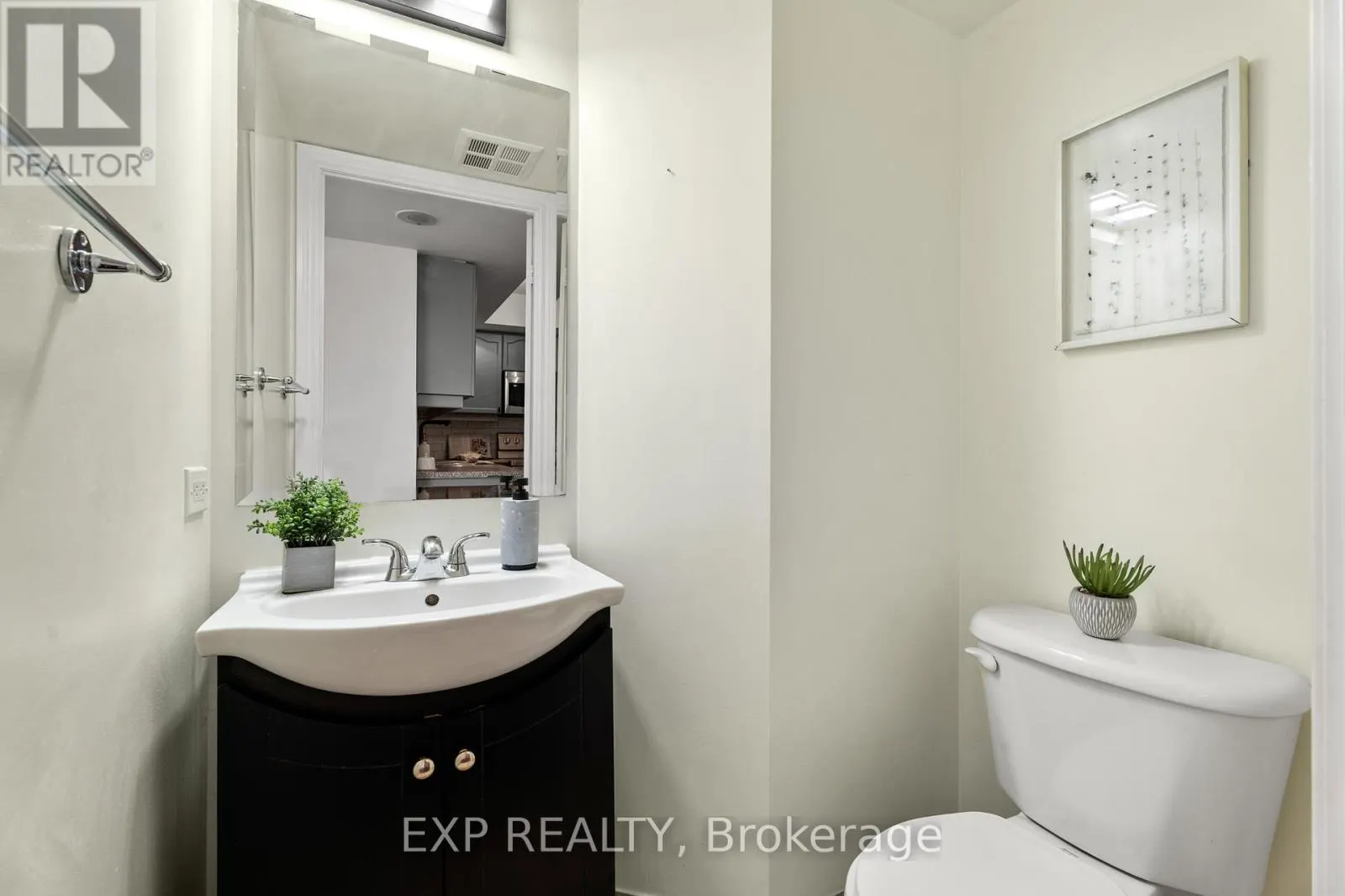 1222 - 15 NORTHTOWN WAY