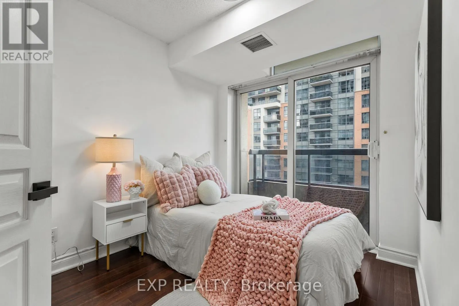 1222 - 15 NORTHTOWN WAY