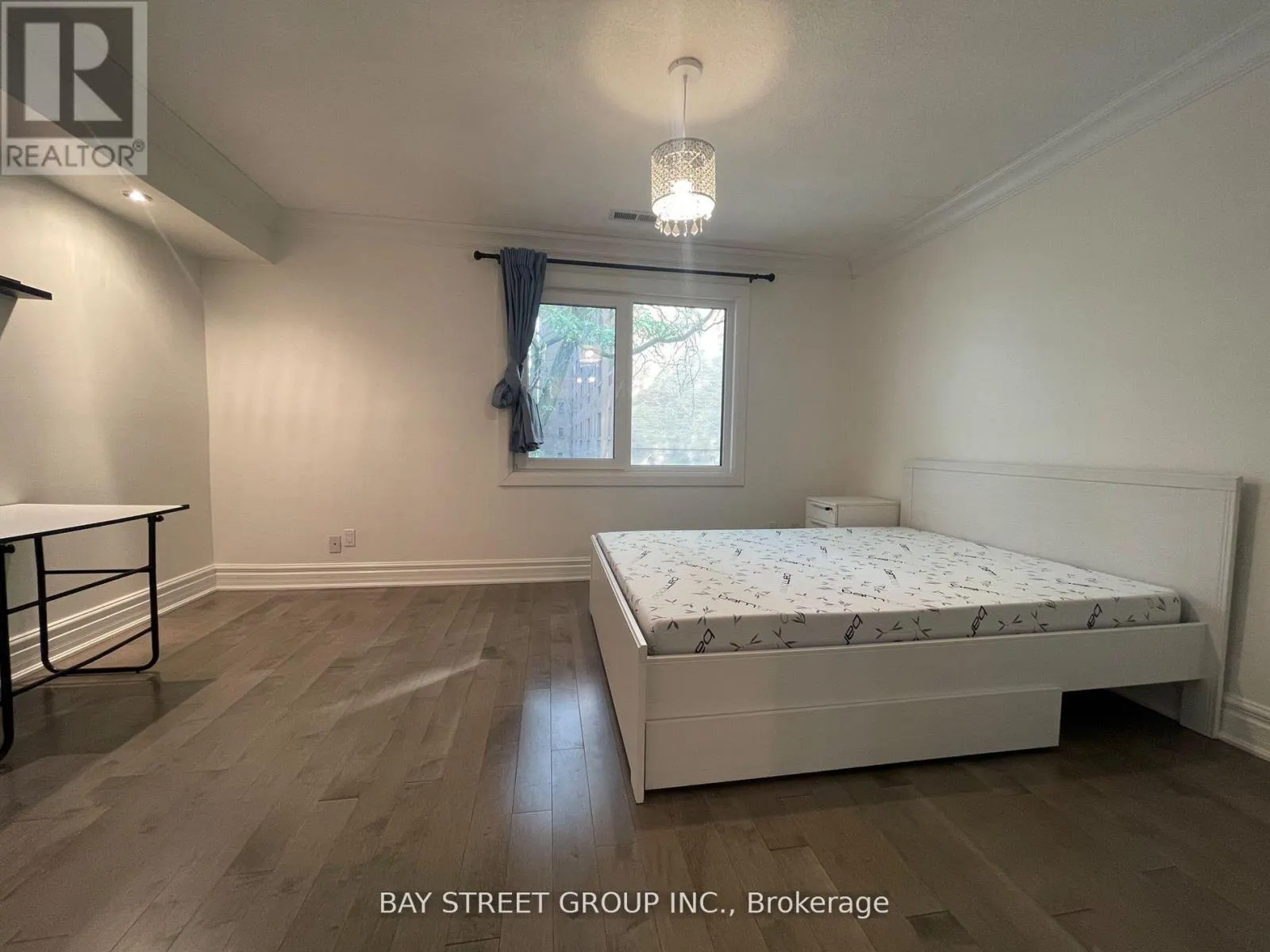 ROOM 2 - 217 MUTUAL STREET