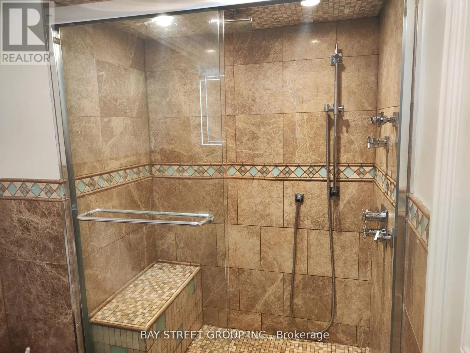 ROOM 2 - 217 MUTUAL STREET