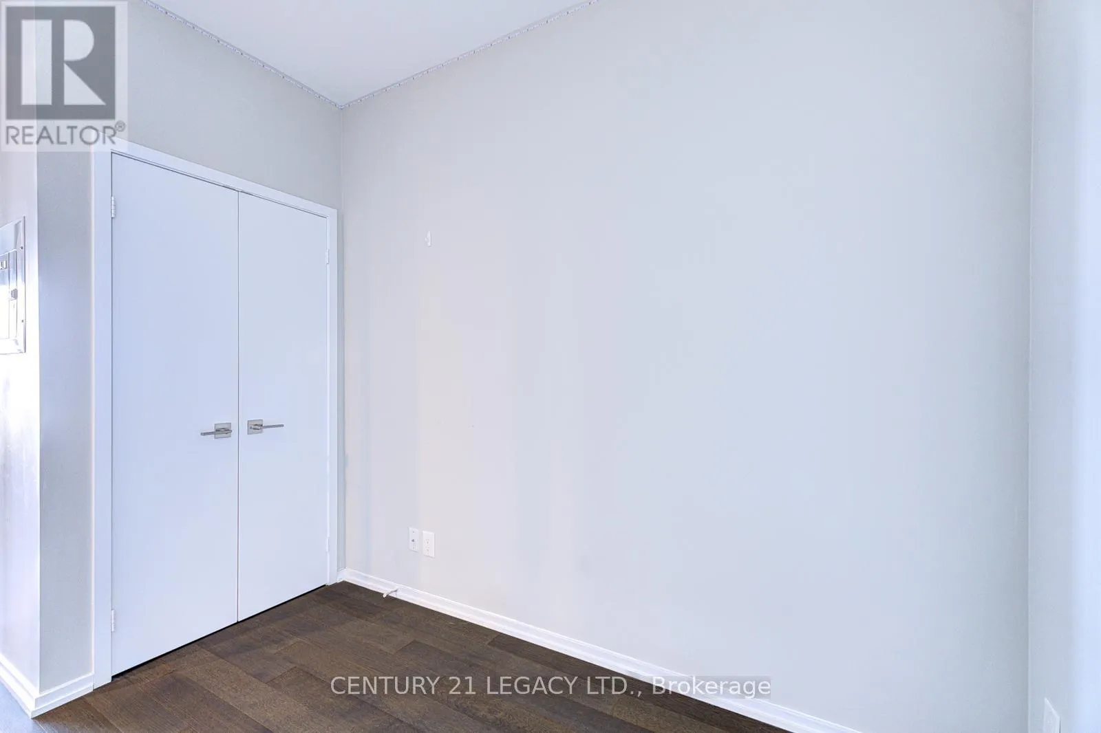 4201 - 70 TEMPERANCE STREET