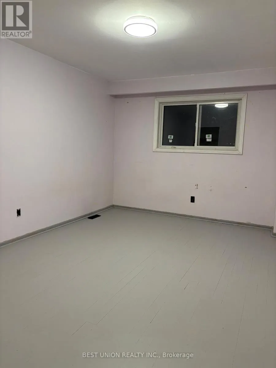 LOWER UNIT - 299 GOLDENWOOD ROAD E