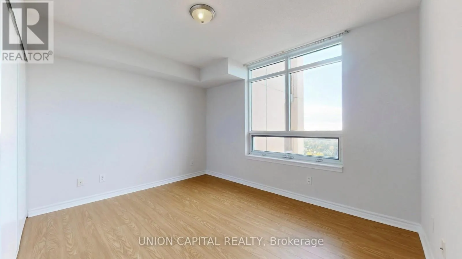 1609 - 18 KENASTON GARDENS