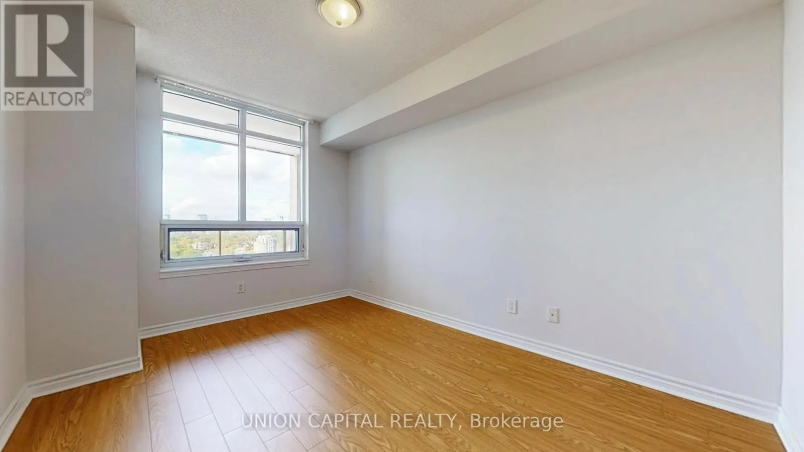 1609 - 18 KENASTON GARDENS