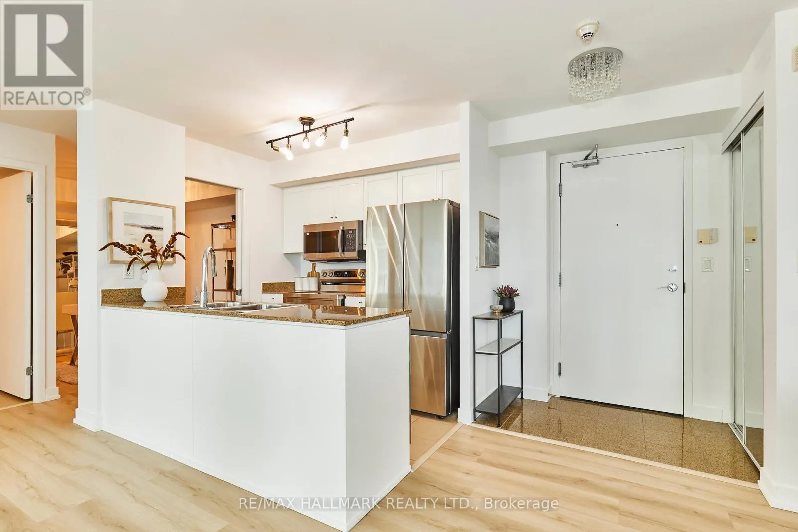 2306 - 81 NAVY WHARF COURT