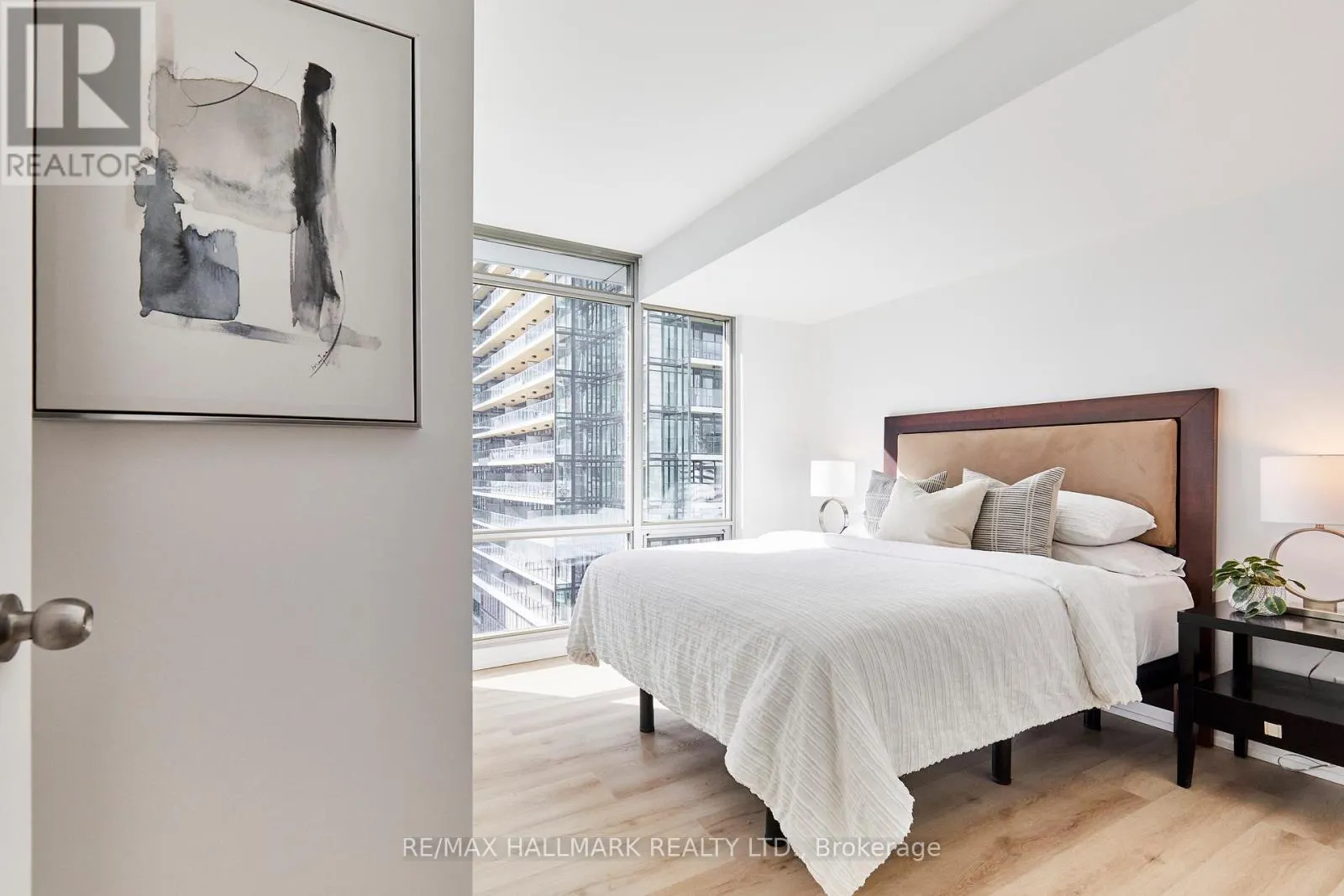 2306 - 81 NAVY WHARF COURT