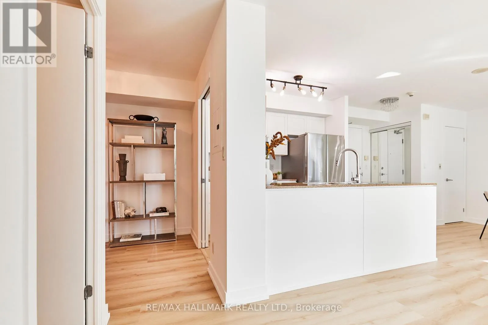 2306 - 81 NAVY WHARF COURT
