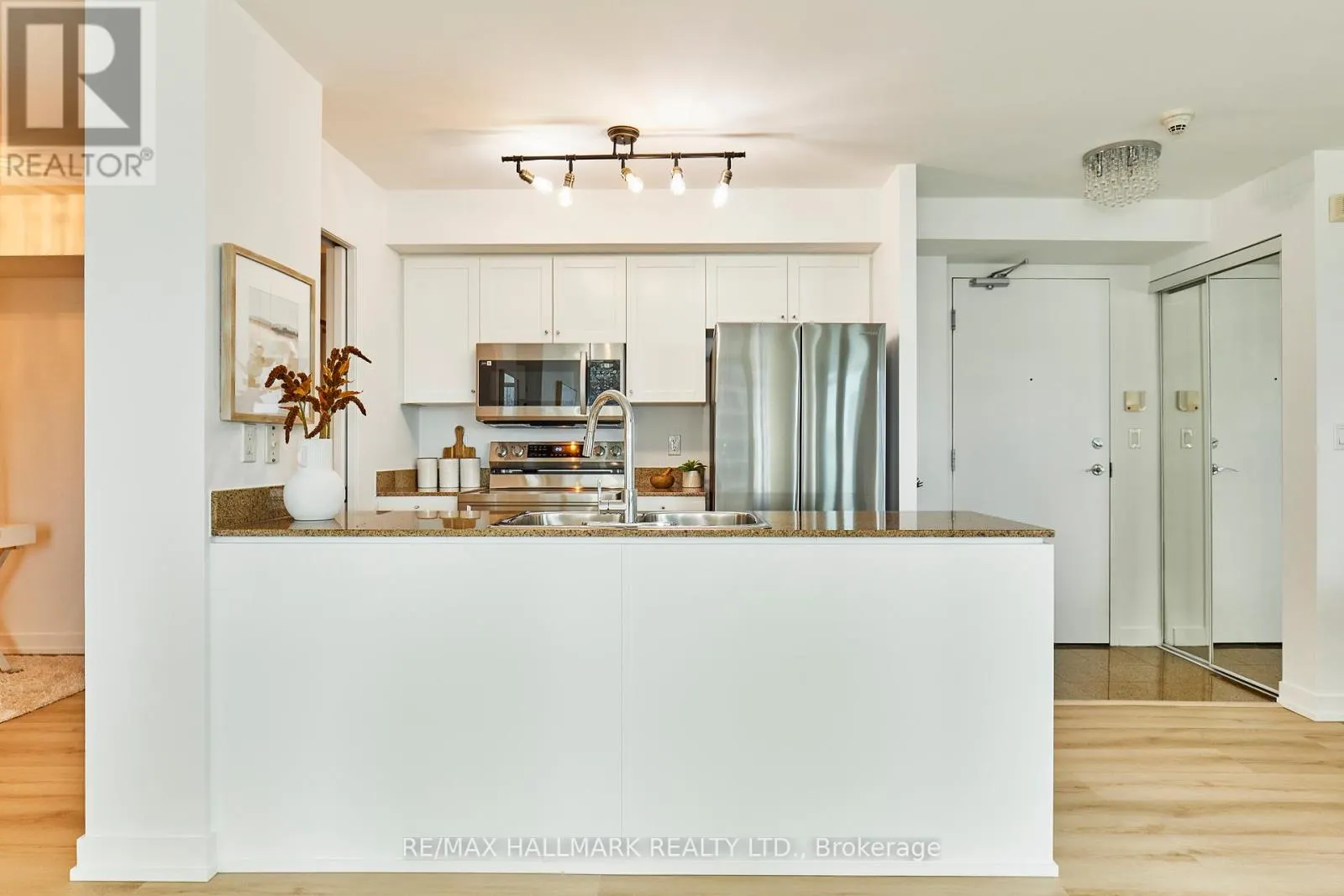 2306 - 81 NAVY WHARF COURT