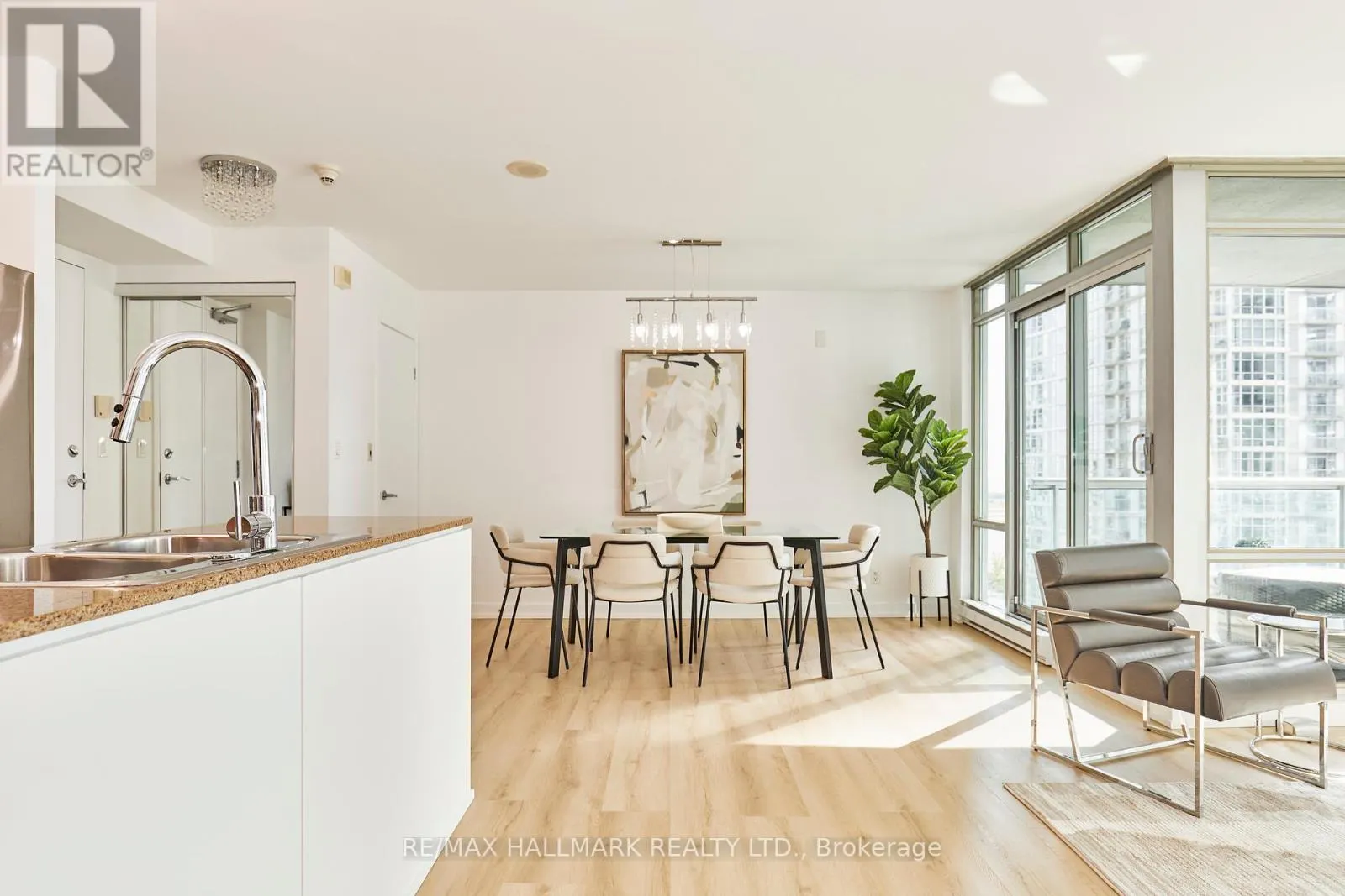 2306 - 81 NAVY WHARF COURT