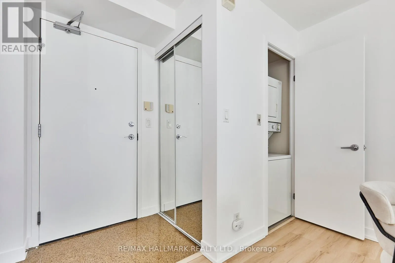 2306 - 81 NAVY WHARF COURT