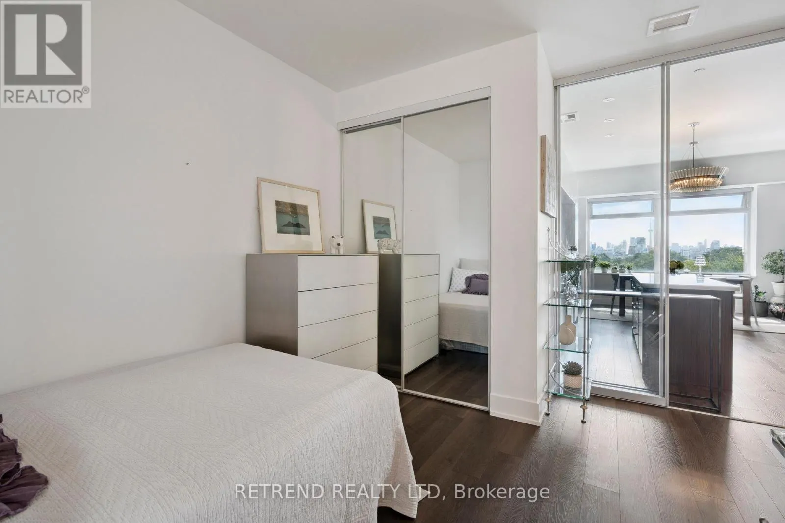 610 - 111 ST CLAIR AVENUE W