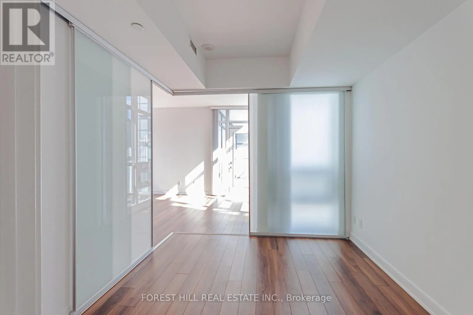 2201 - 210 SIMCOE STREET