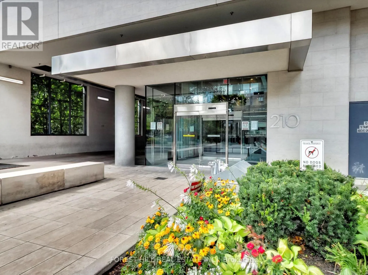 2201 - 210 SIMCOE STREET