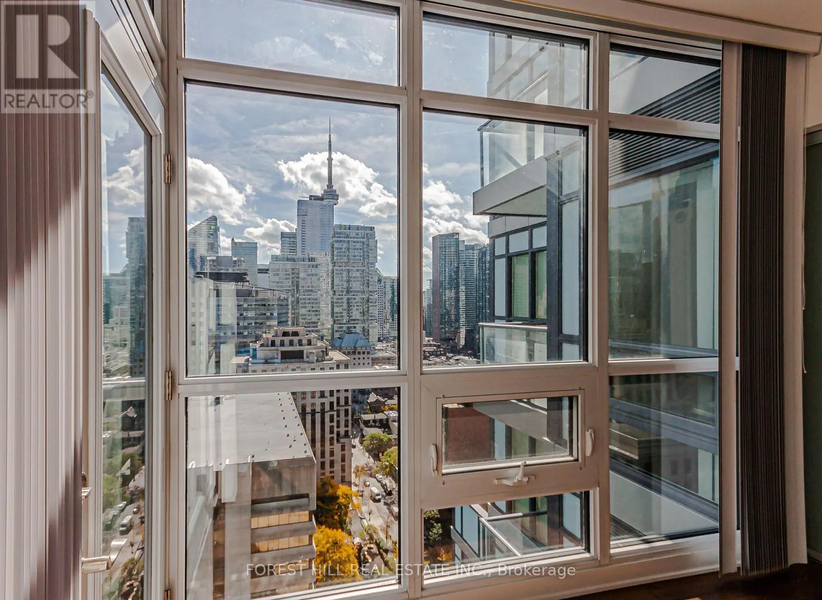 2201 - 210 SIMCOE STREET