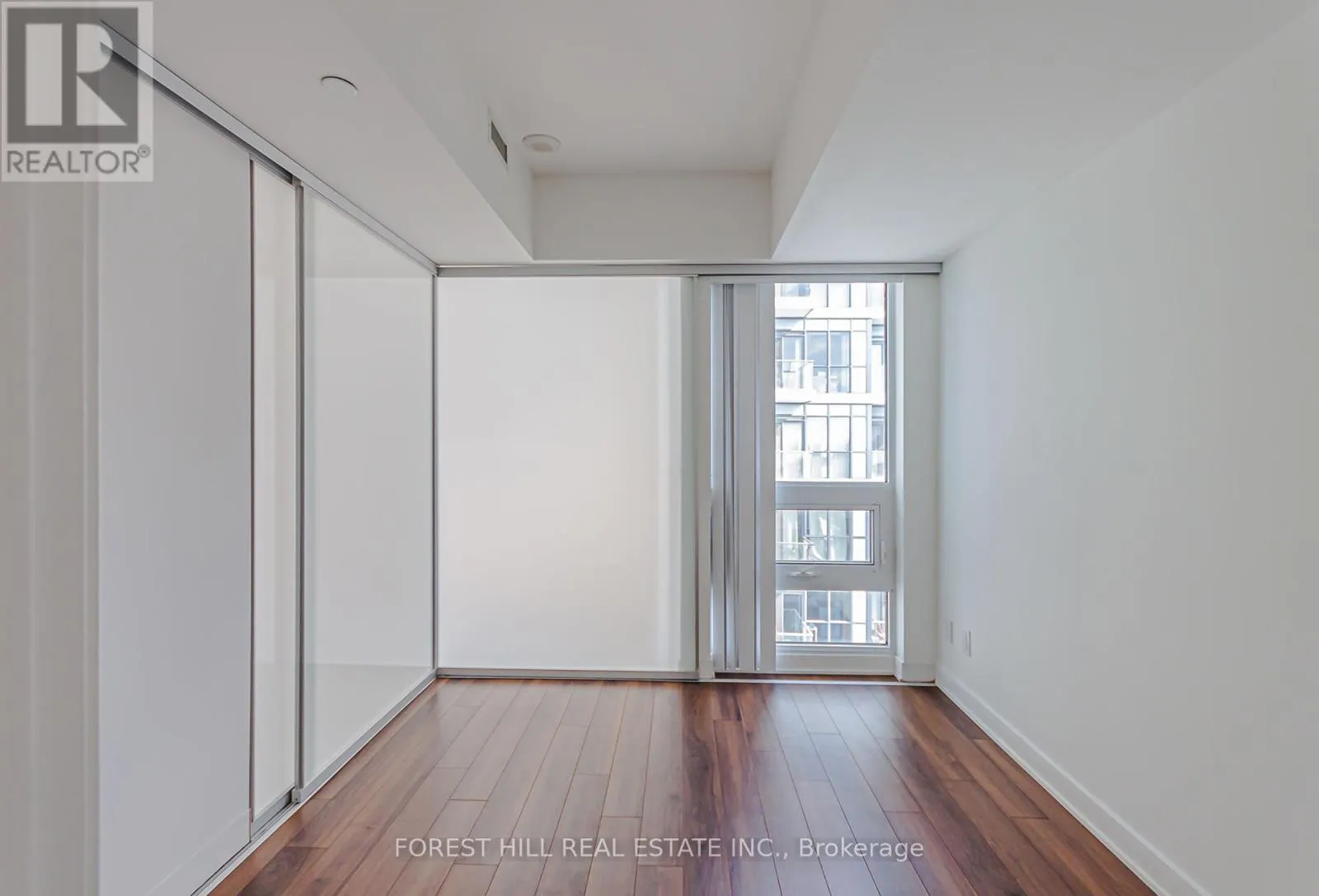 2201 - 210 SIMCOE STREET