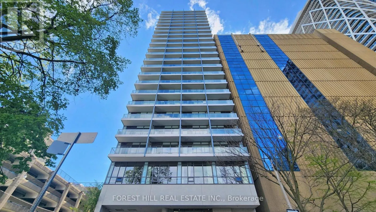 2201 - 210 SIMCOE STREET