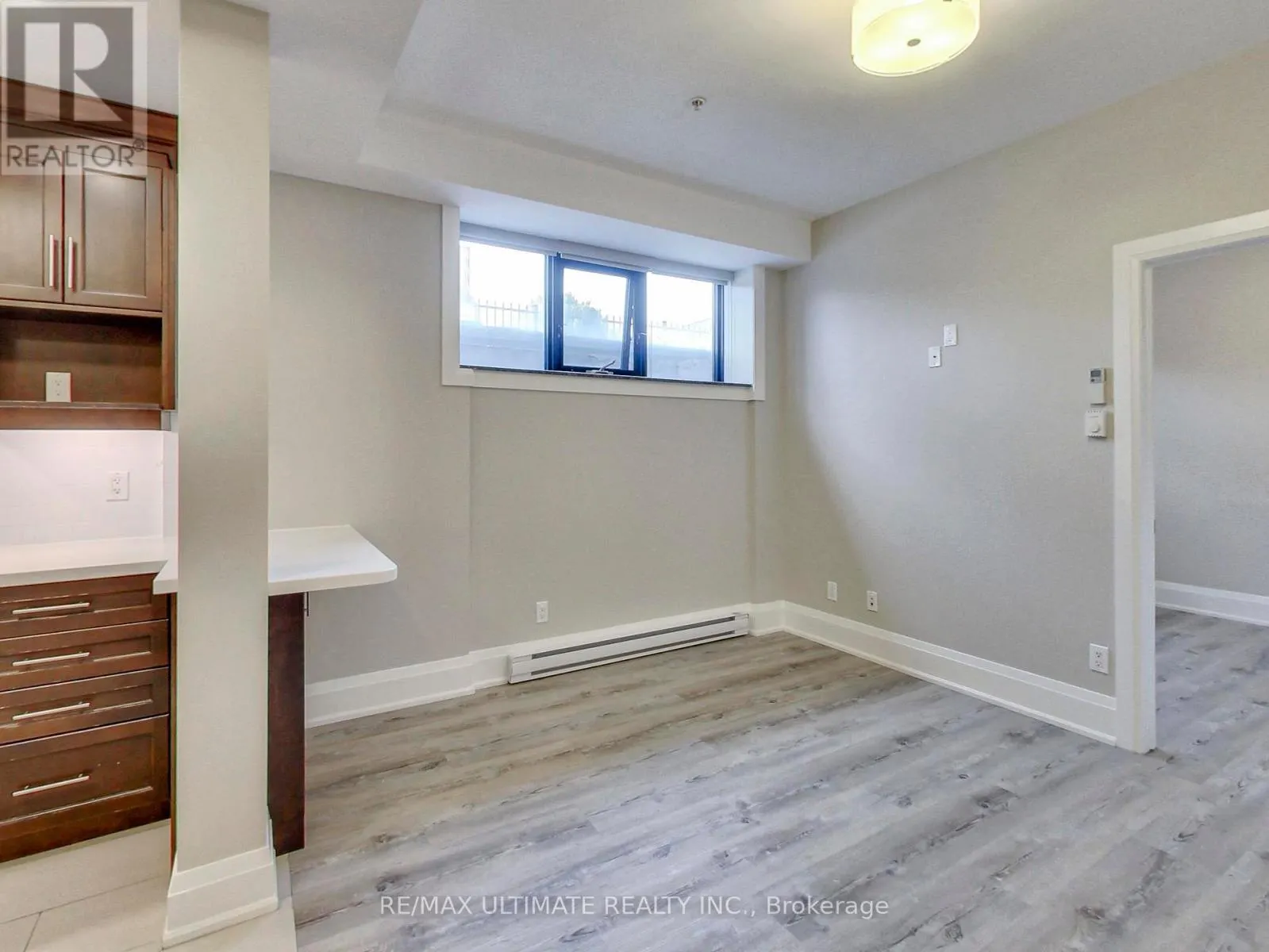 102 - 458 OAKWOOD AVENUE