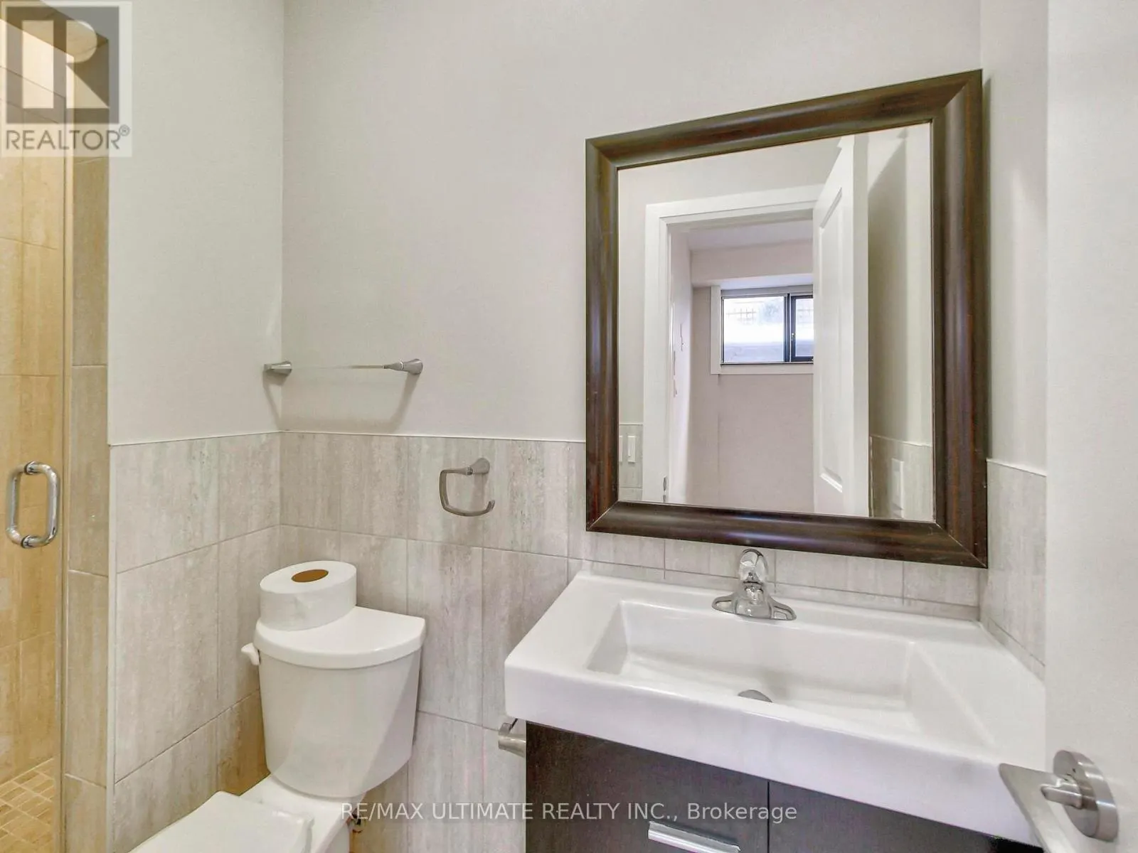 102 - 458 OAKWOOD AVENUE