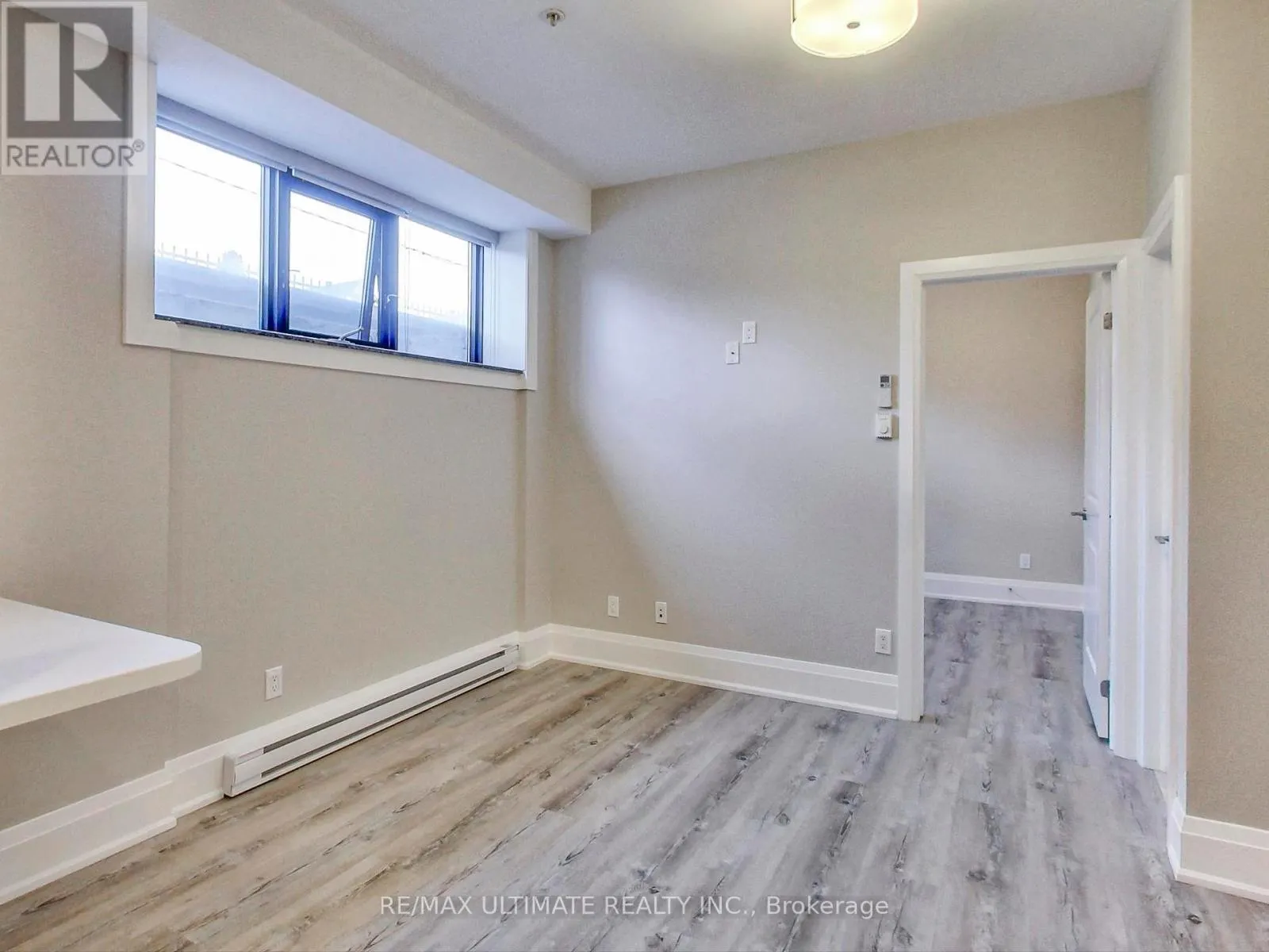 102 - 458 OAKWOOD AVENUE