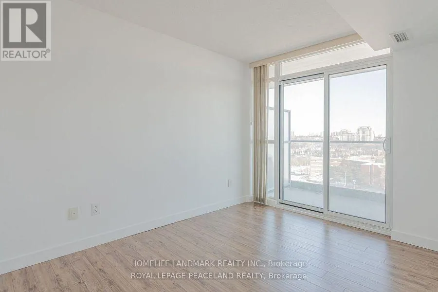 601 - 29 SINGER CRESCENT