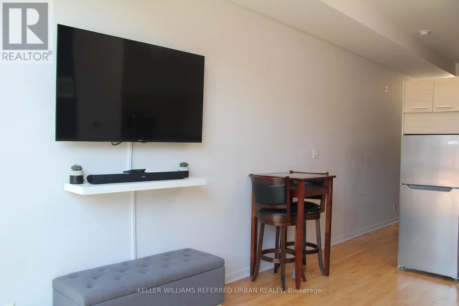 204 - 569 KING STREET E