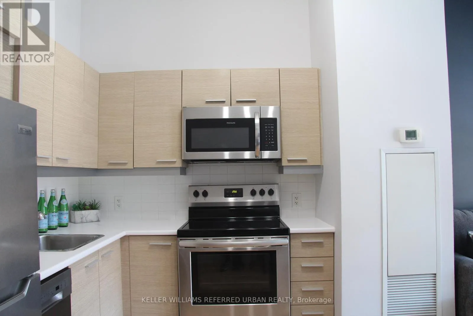 204 - 569 KING STREET E