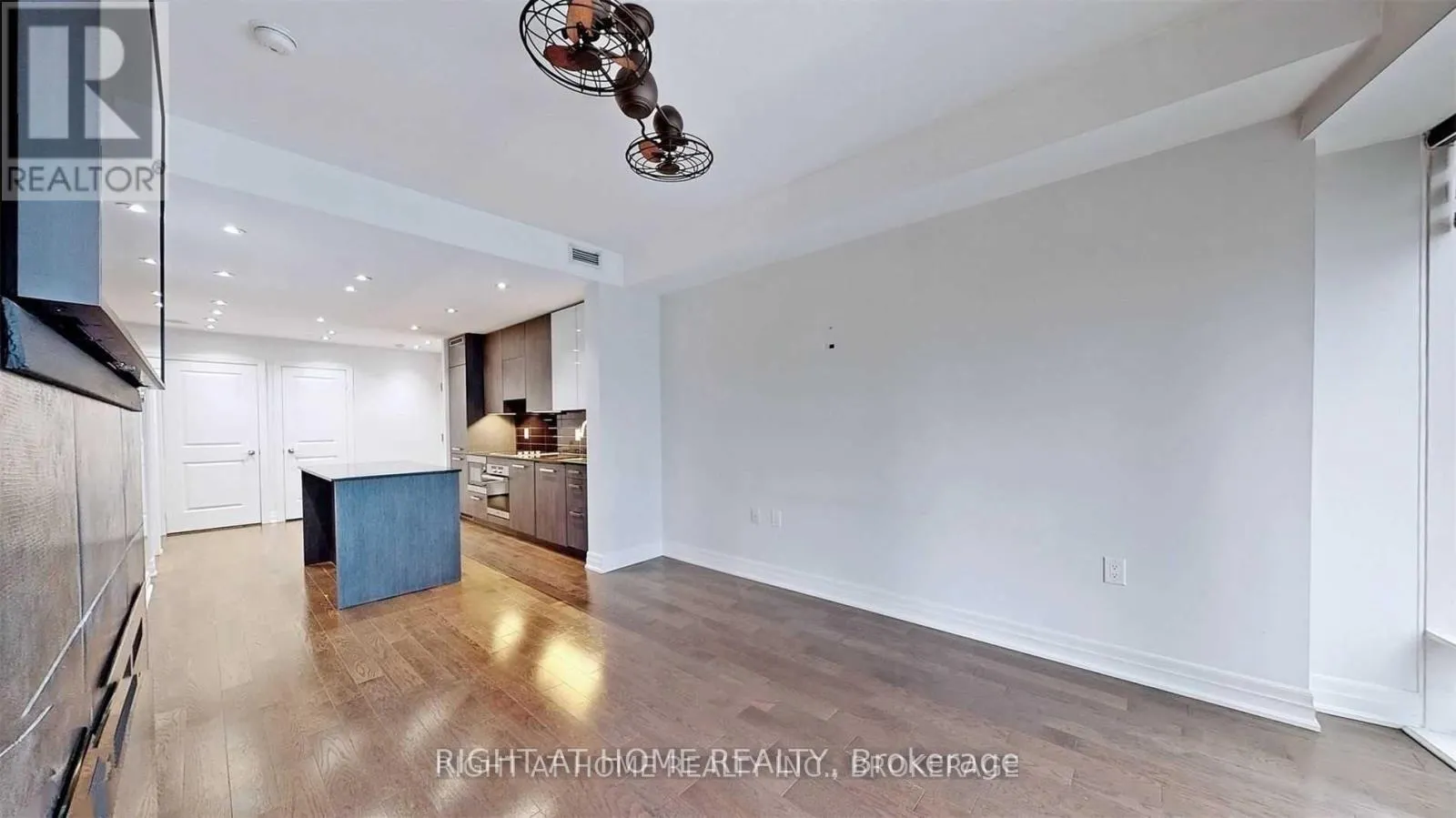 1512 - 8 THE ESPLANADE AVENUE