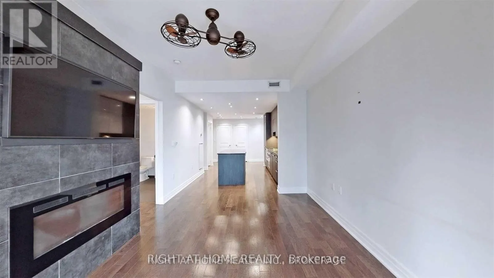 1512 - 8 THE ESPLANADE AVENUE