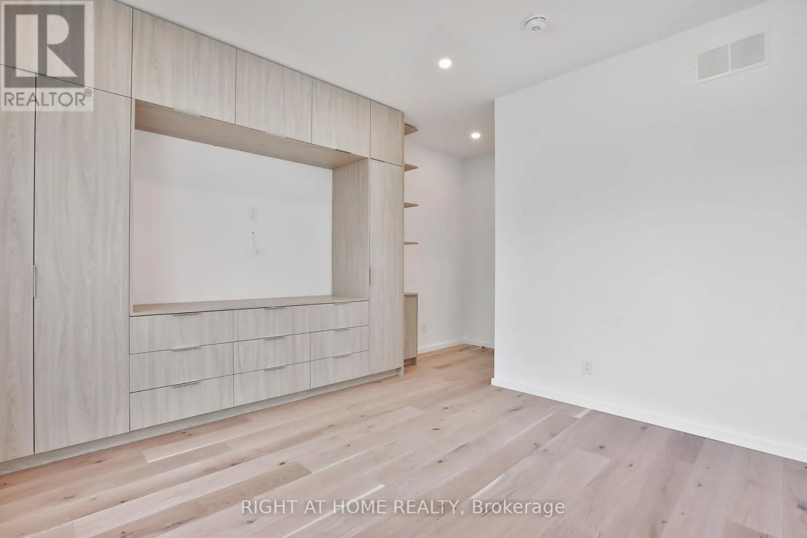 2 - 68 FOXLEY STREET
