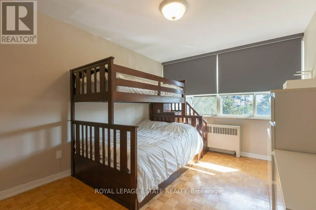 305 - 160 THE DONWAY W