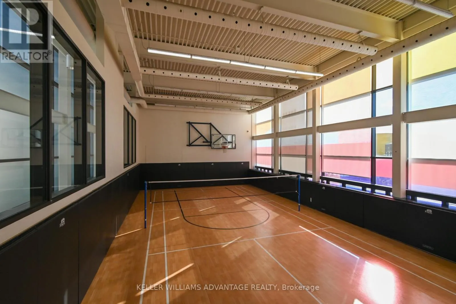 1208 - 15 SINGER COURT