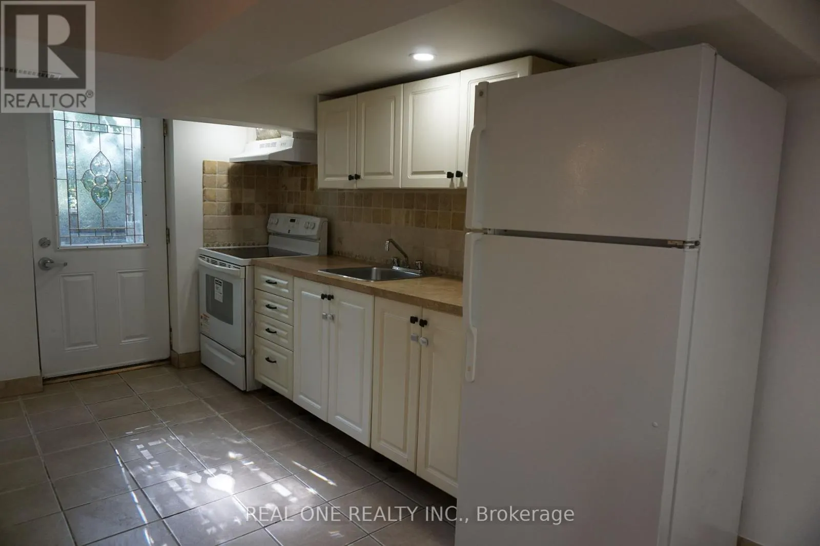BASEMENT - 215 POYNTZ AVENUE