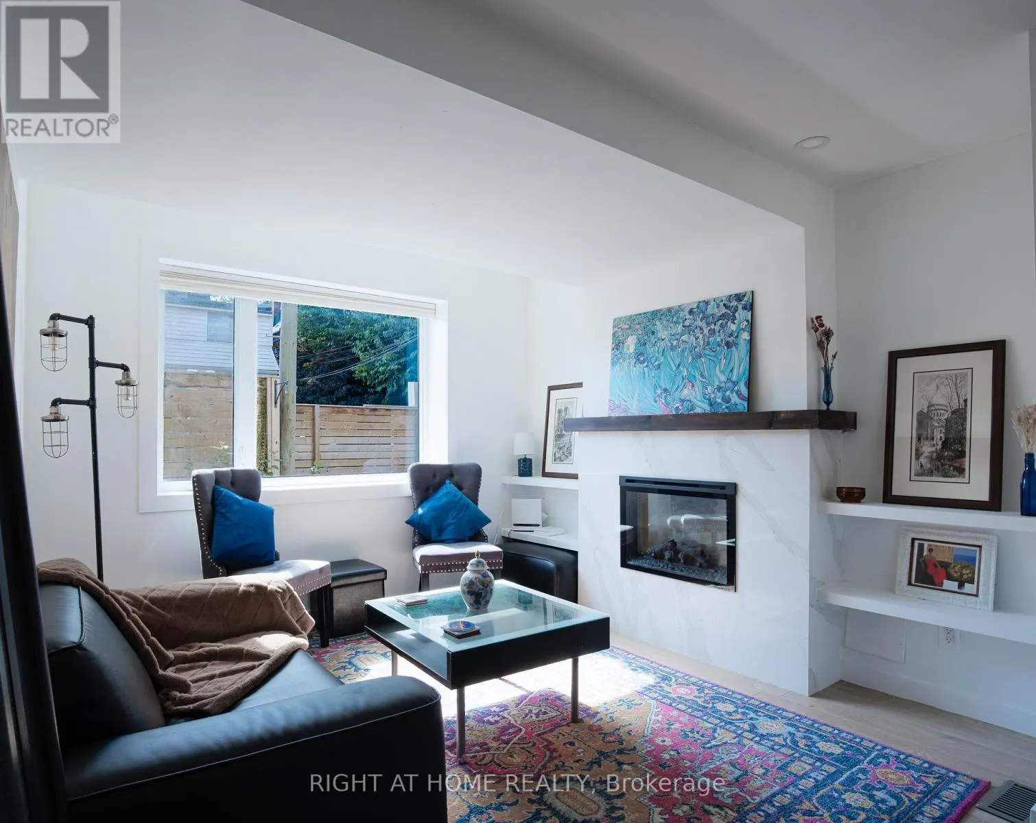 MAIN - 377 LANSDOWNE AVENUE