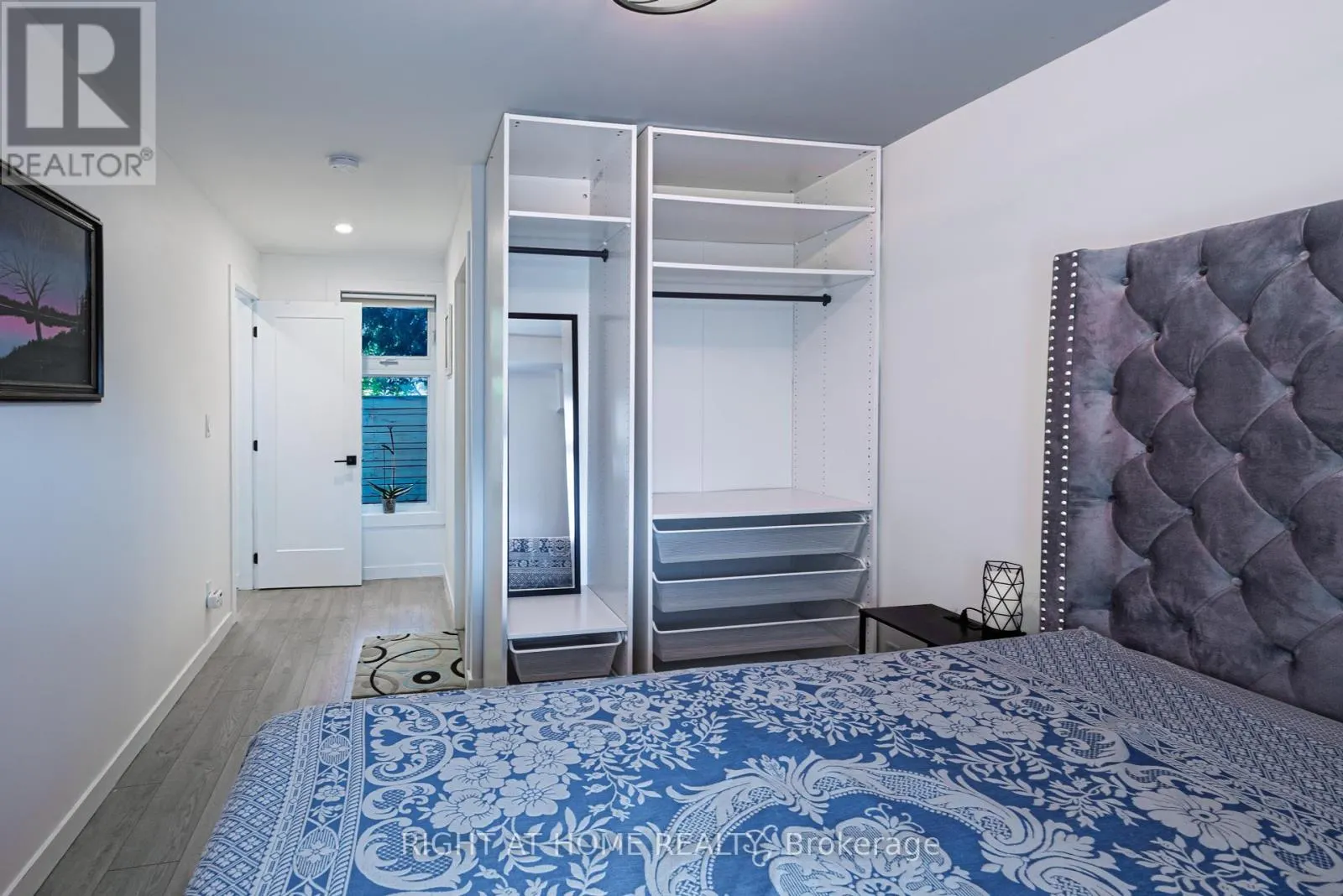 MAIN - 377 LANSDOWNE AVENUE
