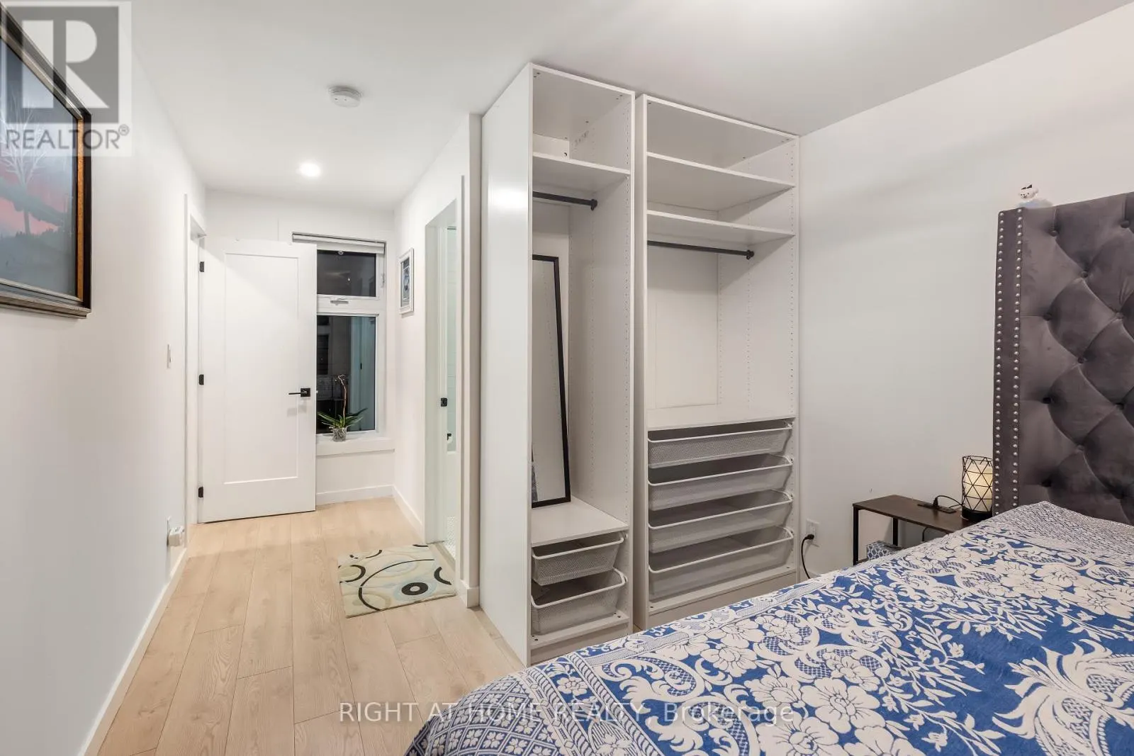MAIN - 377 LANSDOWNE AVENUE