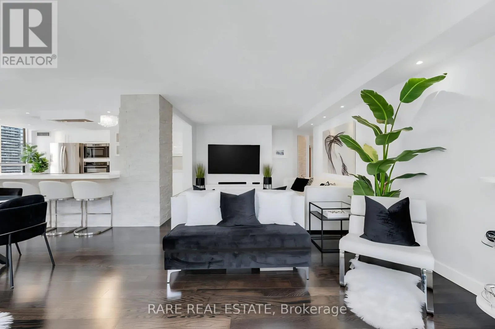 1503 - 100 UPPER MADISON AVENUE