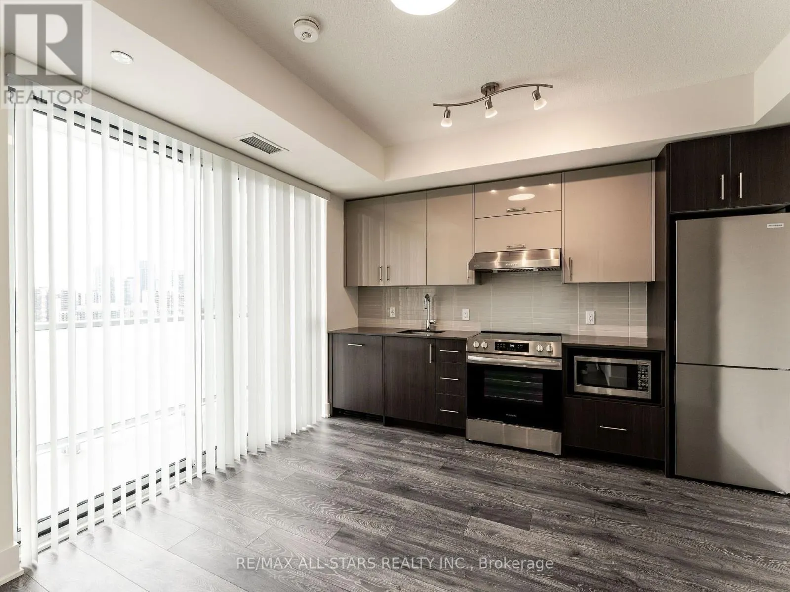 1512 - 188 FAIRVIEW MALL DRIVE