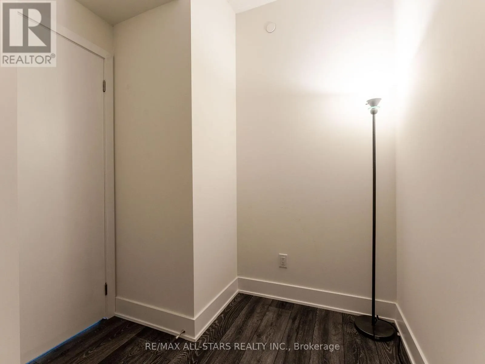 1512 - 188 FAIRVIEW MALL DRIVE