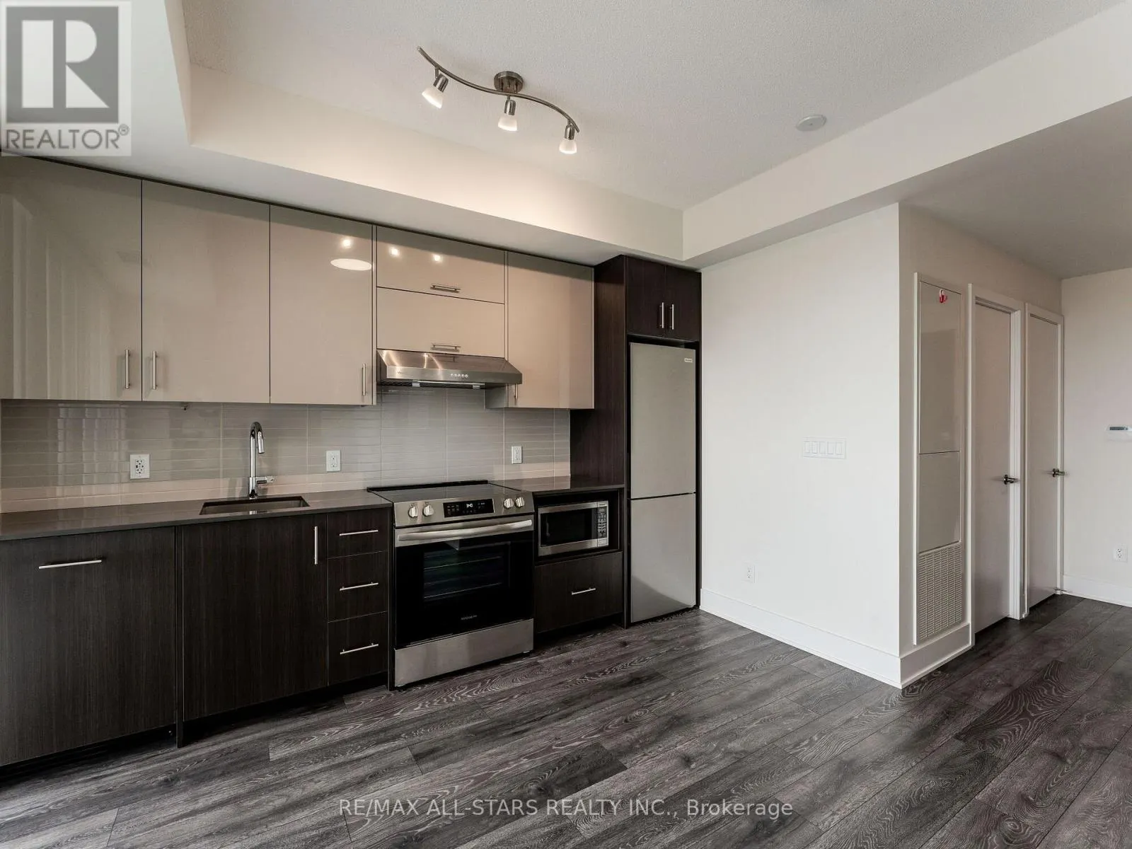1512 - 188 FAIRVIEW MALL DRIVE
