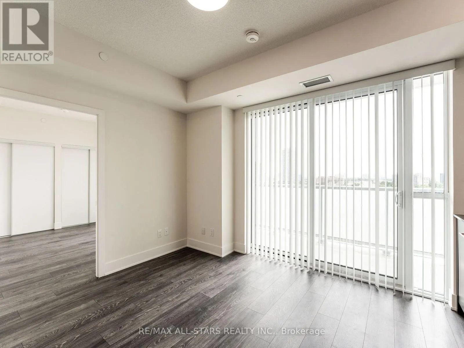 1512 - 188 FAIRVIEW MALL DRIVE