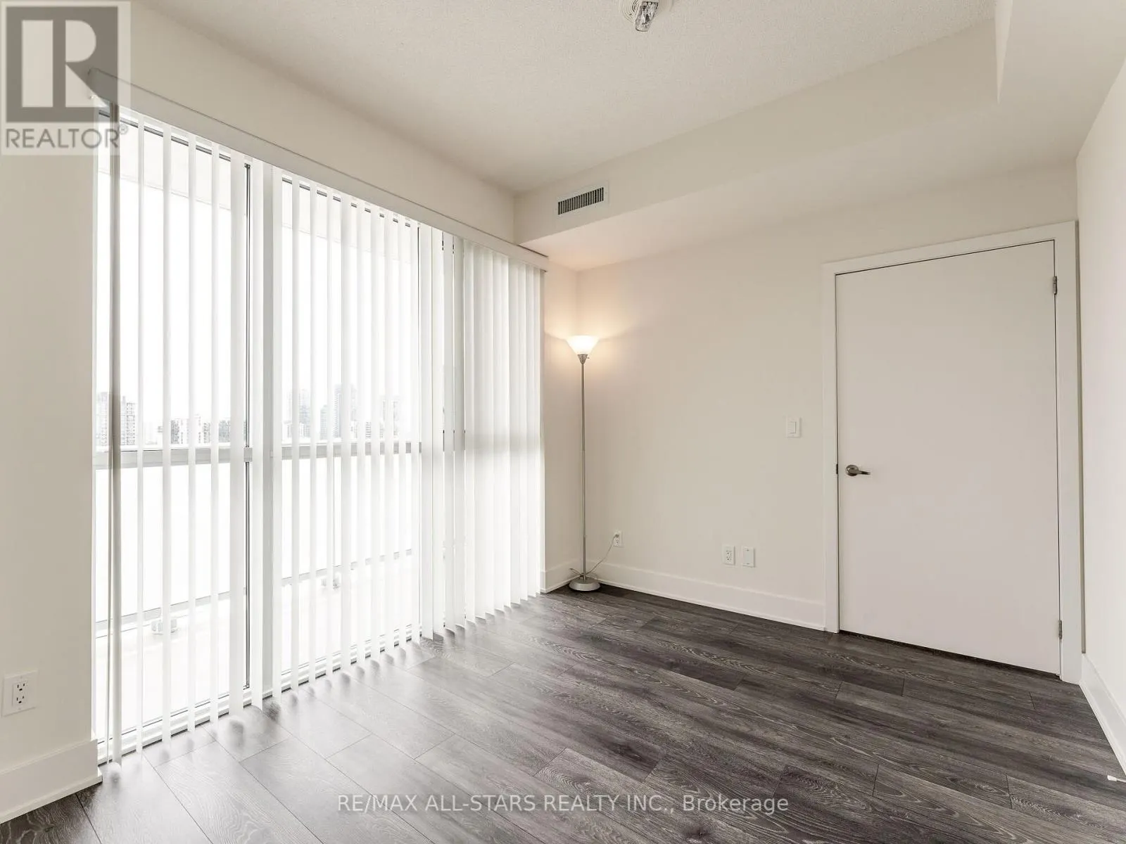 1512 - 188 FAIRVIEW MALL DRIVE